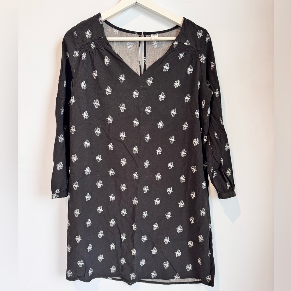Old Navy Smocked Yoke V-Neck Shift Dress Size Small